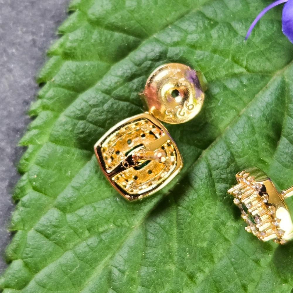 NIB Aurate Gold Vermeil Sterling Silver Green Stone Studs - Picture 4 of 6